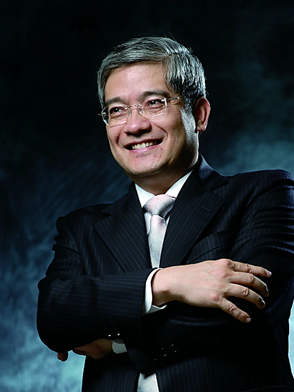 郎咸平 — 经济学家 · 财经评论员