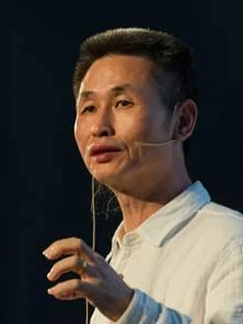 刘力红 — 广西首位中医博士 · 《思考中医》作者 · 中医文化传播者
