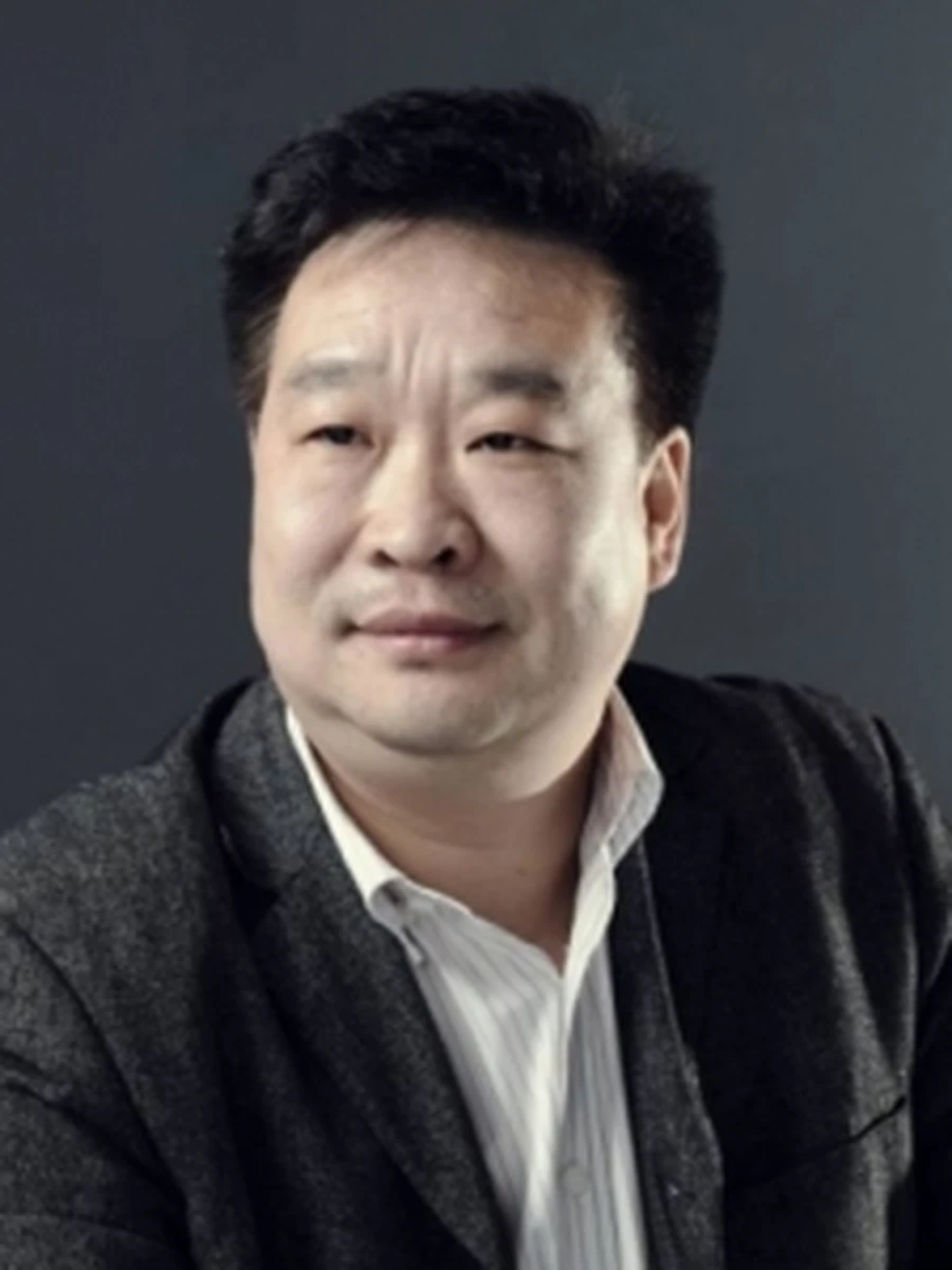 马铁军 — 中国玉雕花鸟之王 · 中国玉雕大工匠
