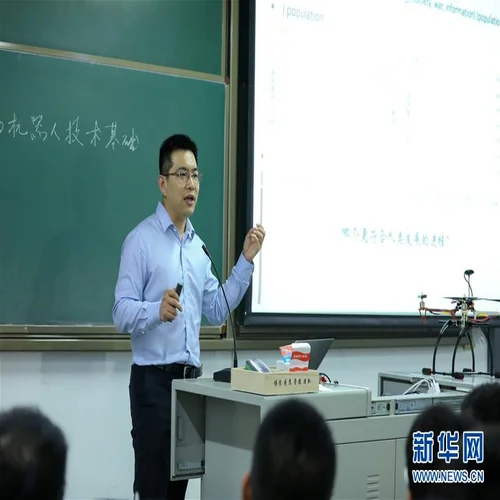 齐俊桐 — 一飞智控创始人、董事长,上海大学教授