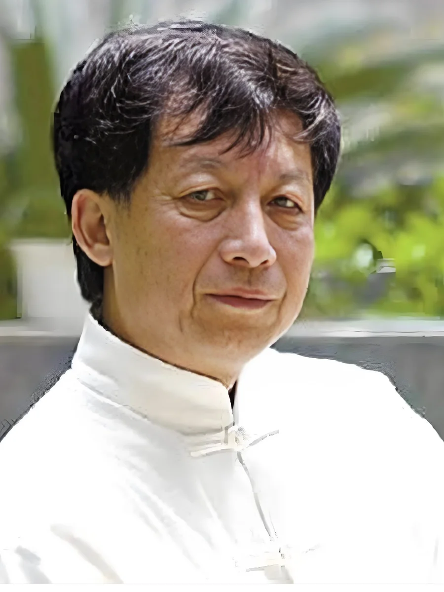 易中天 — 厦门大学教授,百家讲坛主讲人,知名学者