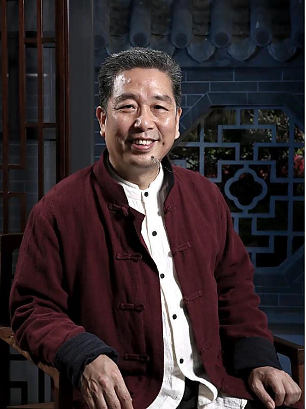 张炳光 — 中国工艺美术大师 · 翡翠玉雕非遗传承人