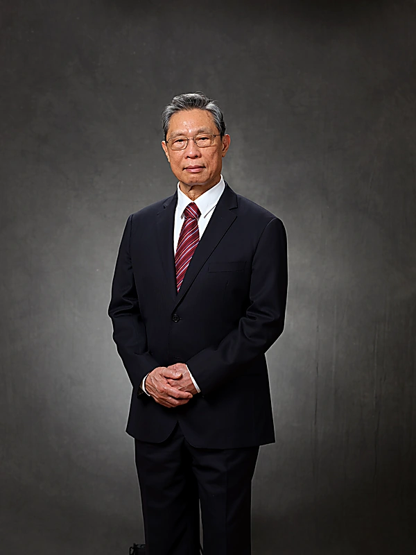 钟南山 — 呼吸病学专家 · 中国工程院院士